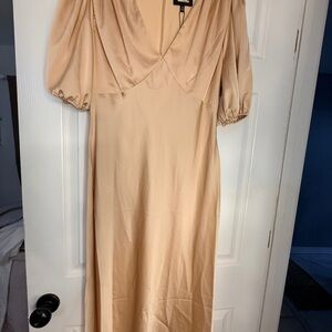 Alexia Admor Long Sleeve Dress in Tan